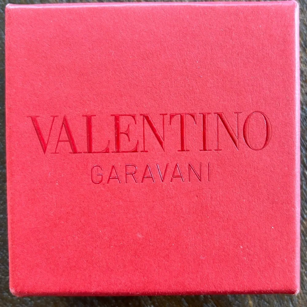 VALENTINO Unique Gunmetal Elegant Jewelry Piece - Picture 9 of 16